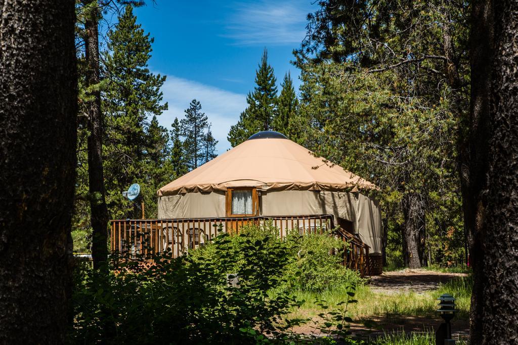 Bend-Sunriver Camping Resort 24 Ft. Yurt 12 Exterior photo